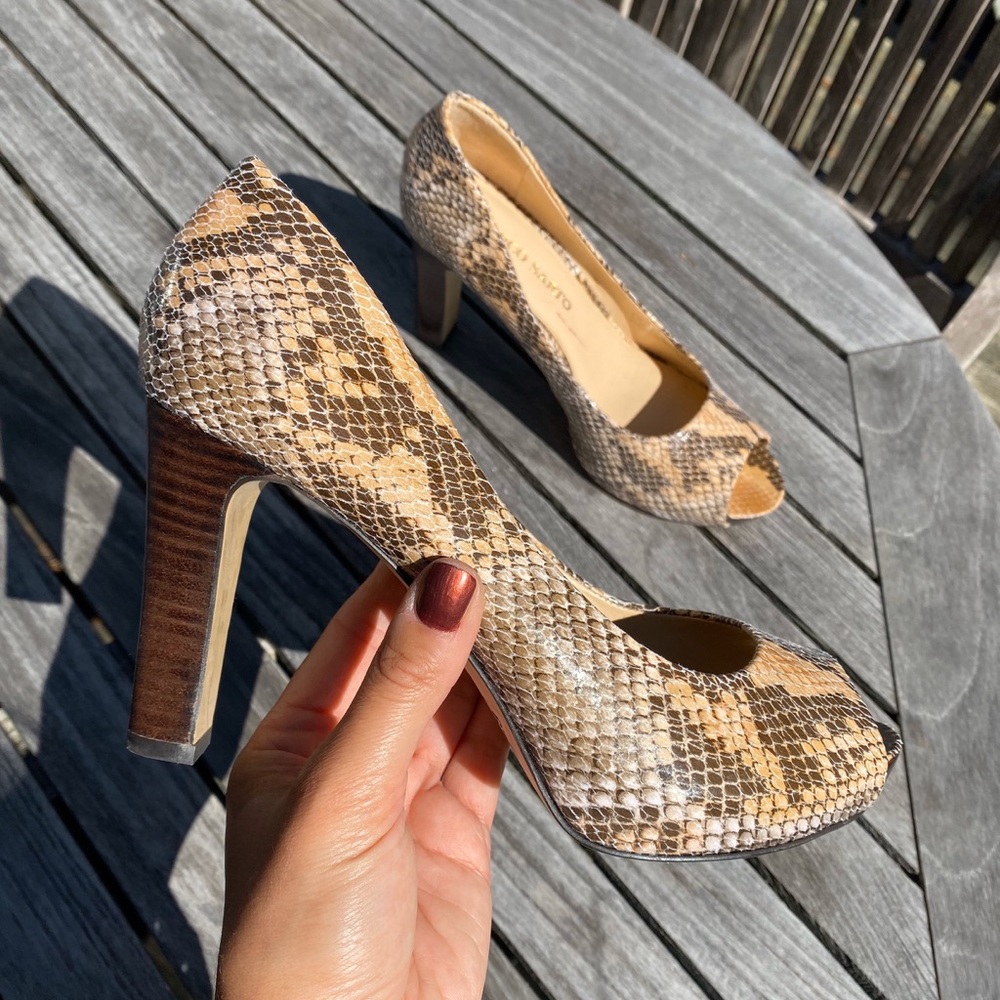 🍂 FRANCO SARTO PEEP TOE SNAKESKIN TAN PUMPS!